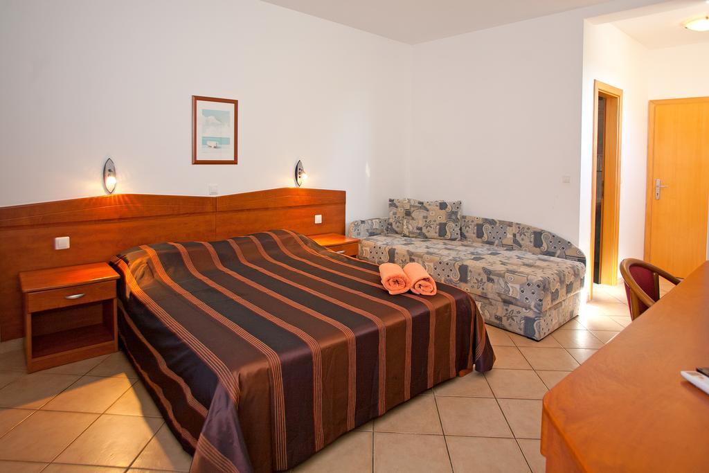Guesthouse Villa Adria Malinska Εξωτερικό φωτογραφία