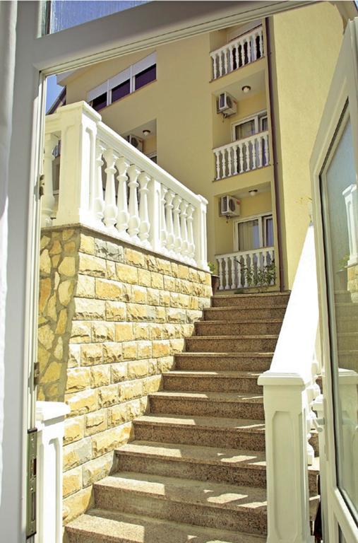 Guesthouse Villa Adria Malinska Εξωτερικό φωτογραφία