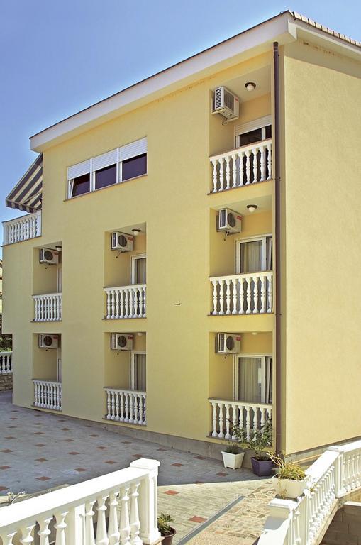 Guesthouse Villa Adria Malinska Εξωτερικό φωτογραφία
