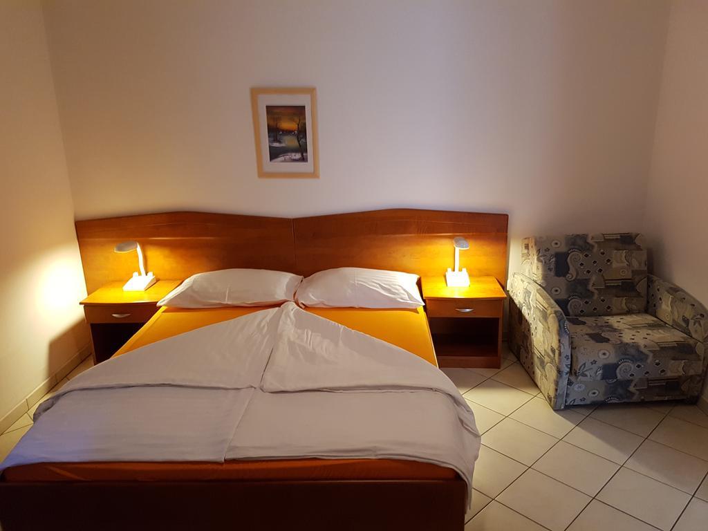 Guesthouse Villa Adria Malinska Εξωτερικό φωτογραφία