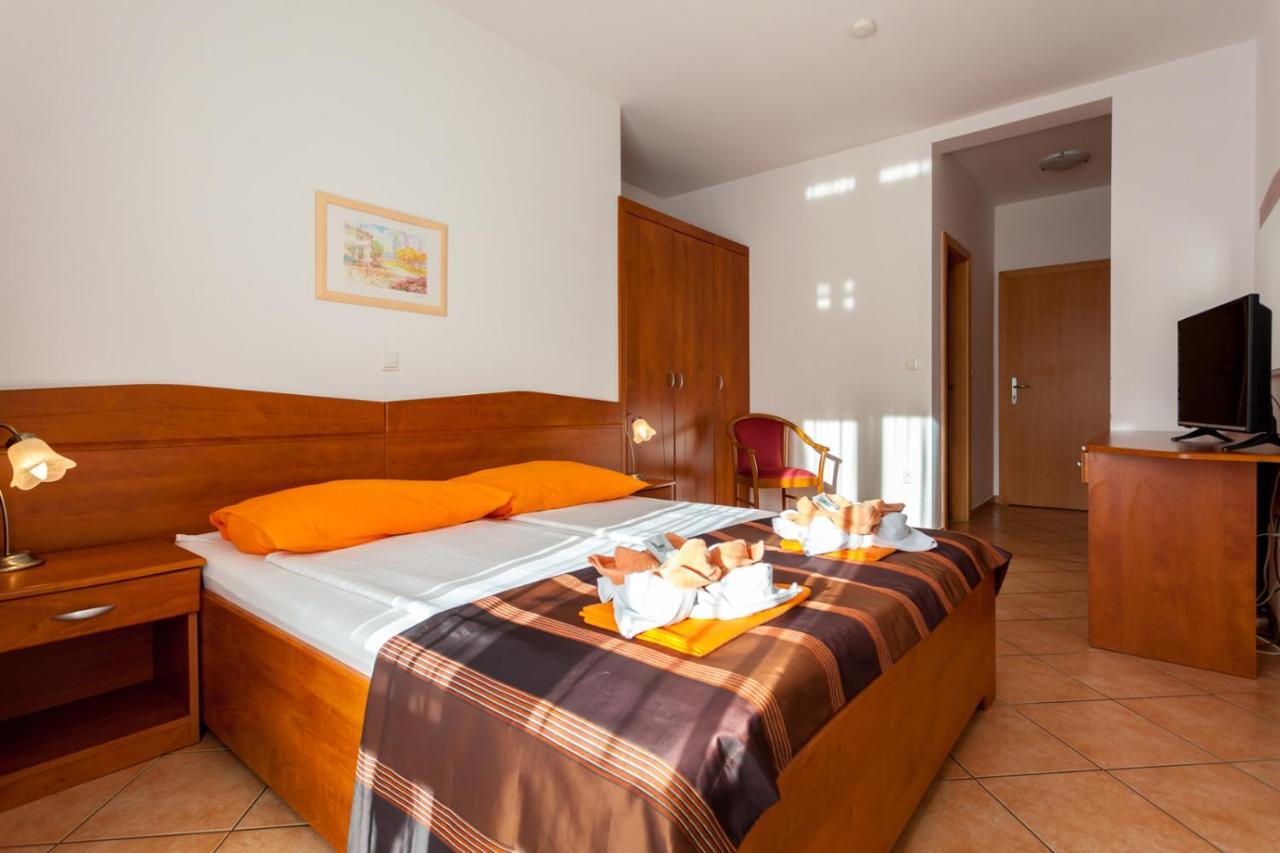 Guesthouse Villa Adria Malinska Εξωτερικό φωτογραφία